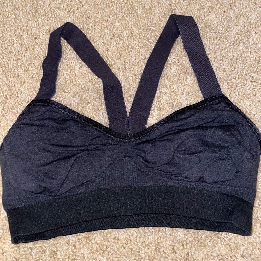 Black lulu sports bra!